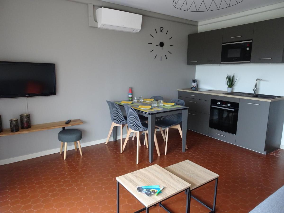 T3 150 M De La Plage, Climatisation, Piscine Et Parking Privatif - Le Lavandou Luaran gambar